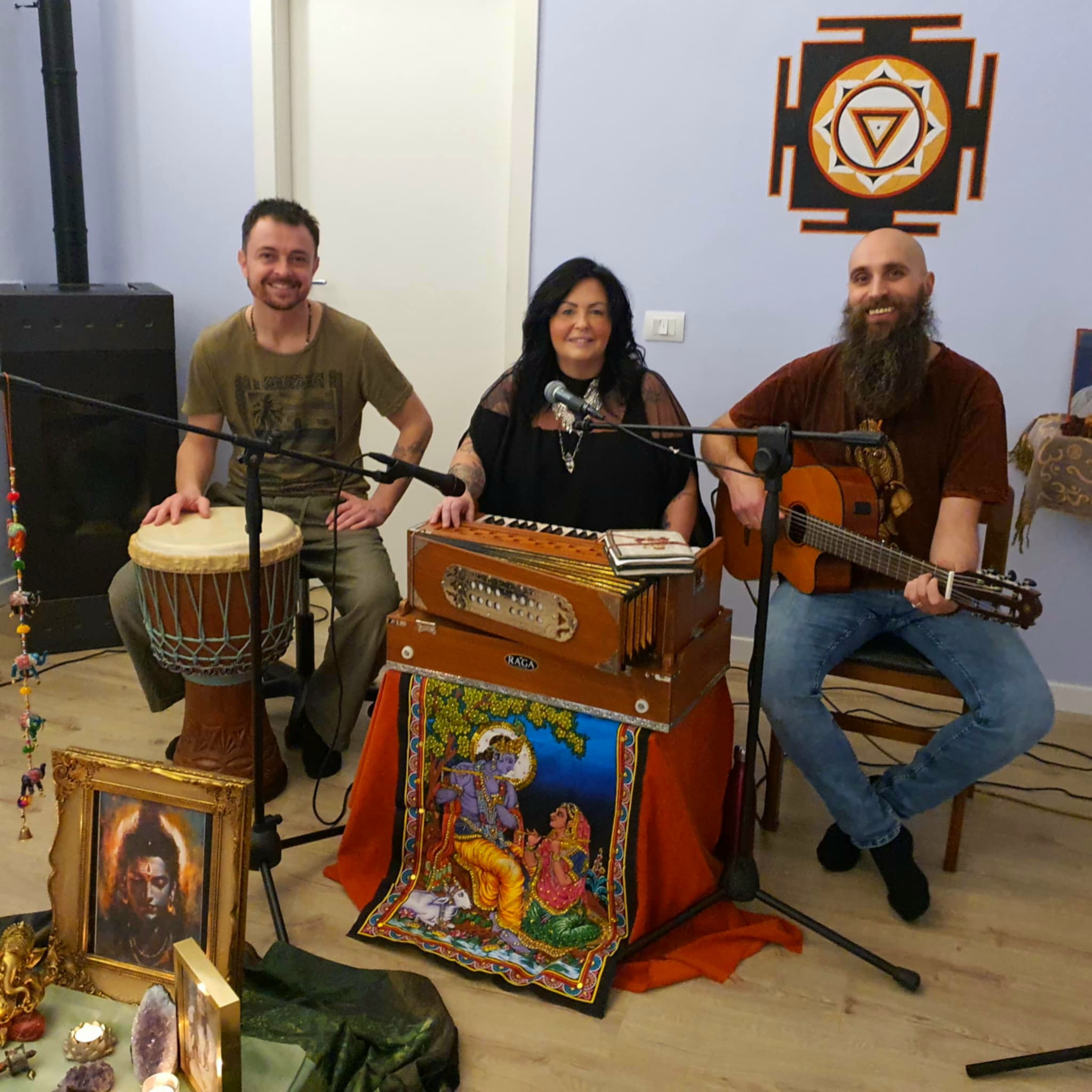 Venerdì 28/03 ore 20:45 Serata Kirtan coi Nirvana Mantra