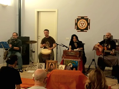 Venerdì 17/10 serata Kirtan live coi Nirvana Mantra